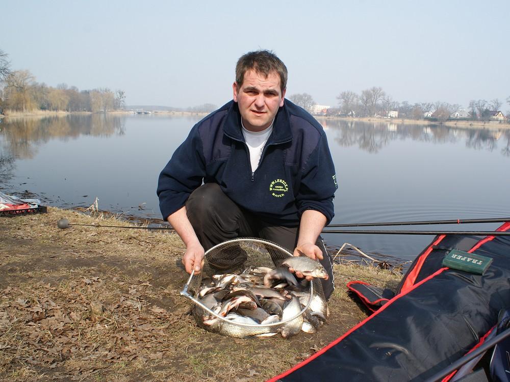Grzegorz Horemski ze swoim połowem.