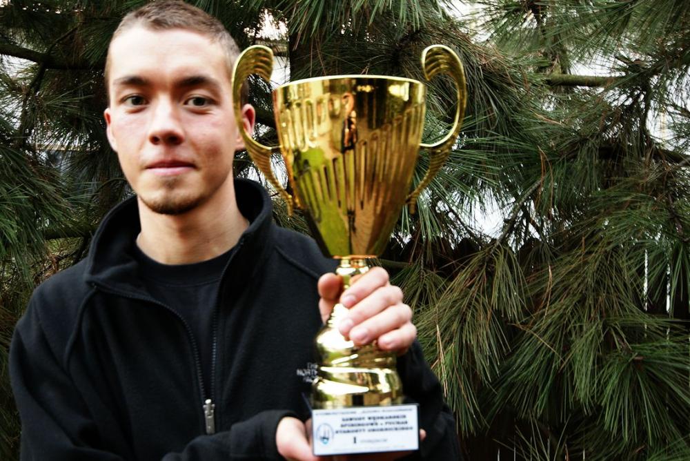 www.leszcz.pl - Zbyszek Rosochowicz, zwyciężył zawody o Puchar Starosty Obornickiego, które odbyły się na j.Nienawiszcz.