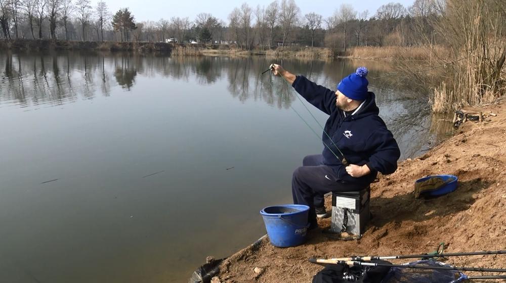 SENSAS Super Black Etang - strzelanie procą