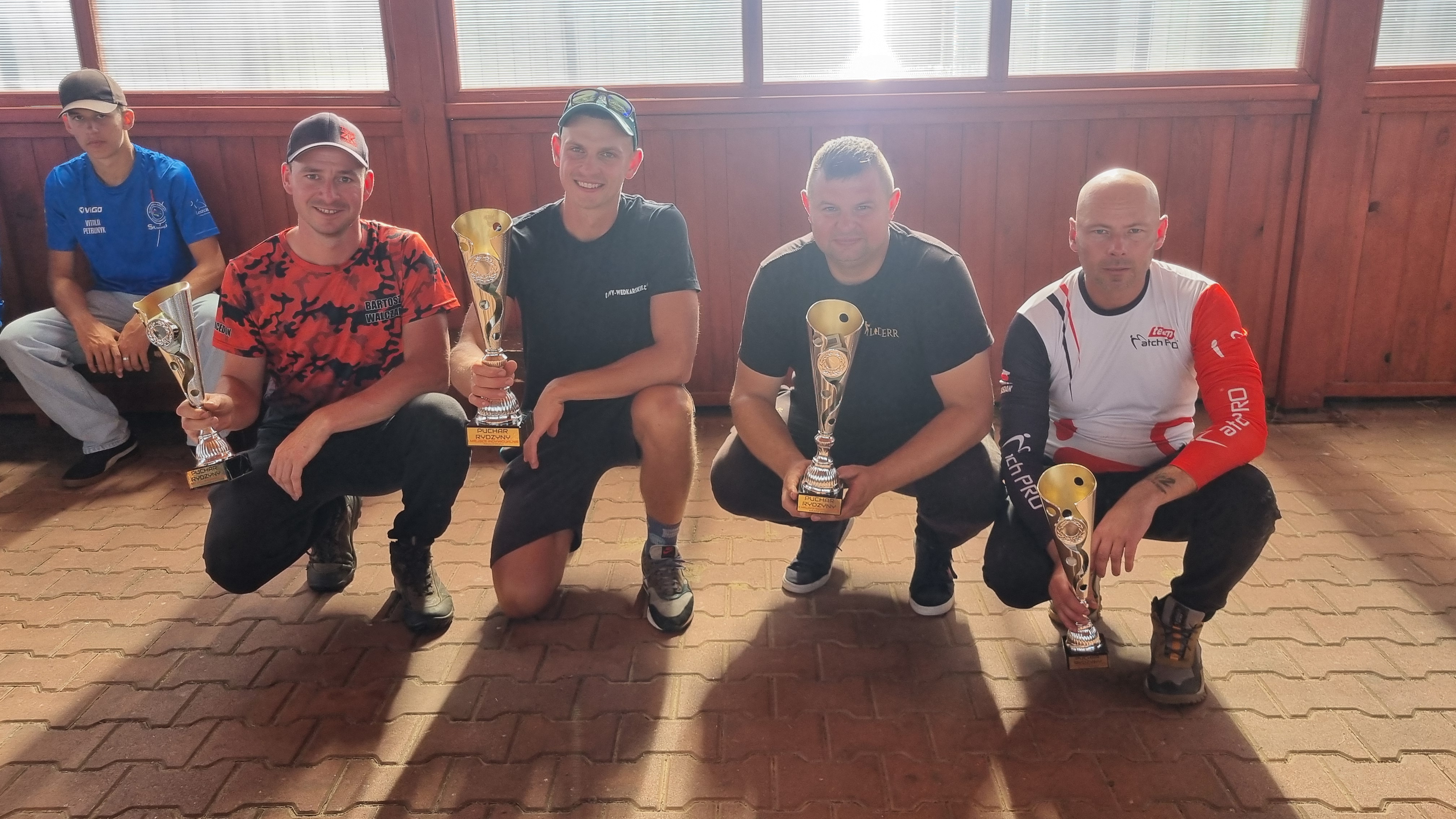 Podium — I tura