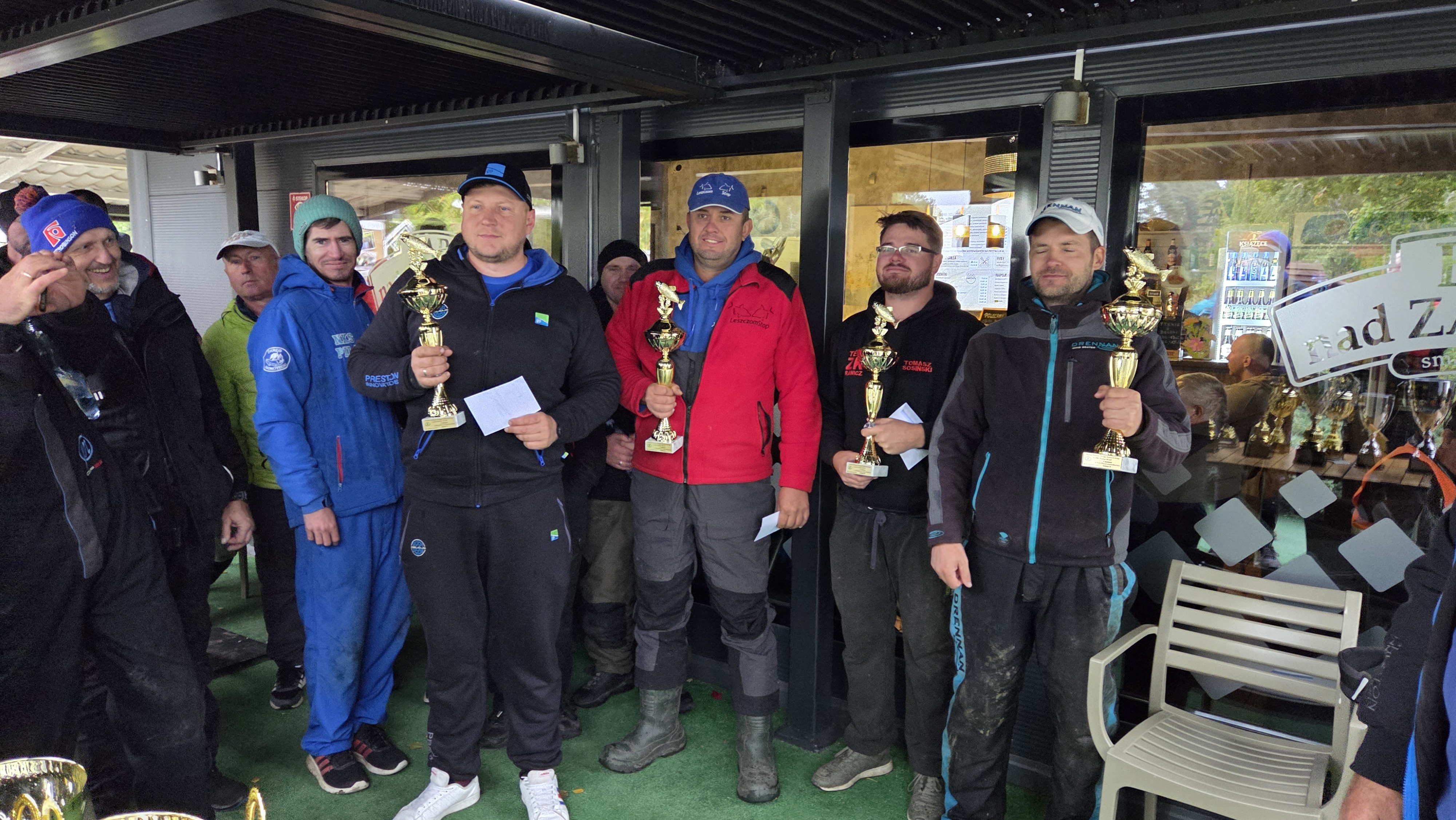 Podium — I tura